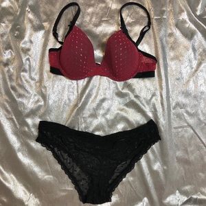 DKNY | Sheer Red + Black Lace w Underwire Bra
